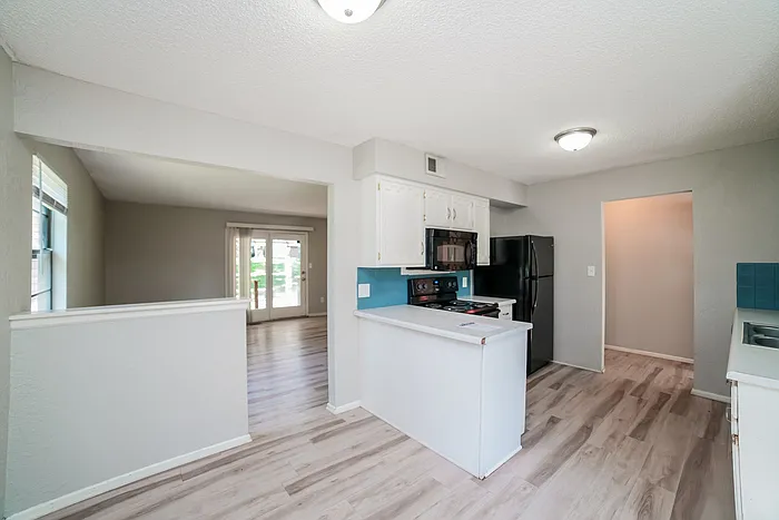 1612 N Belvidere Ave — Photo 5
