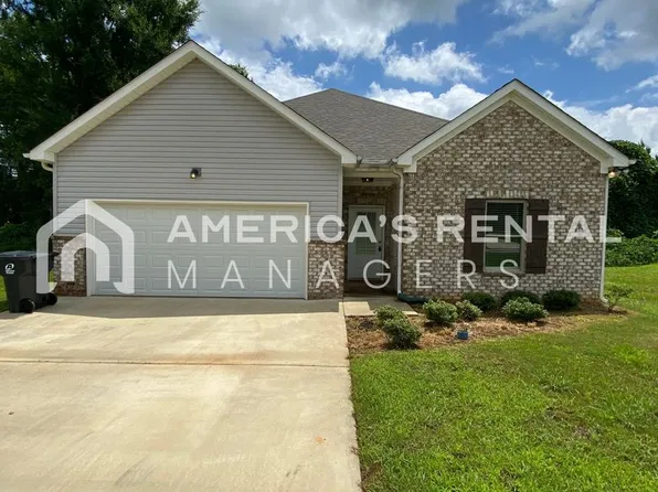 270 Buckhorn Cir, Weaver, AL 36277