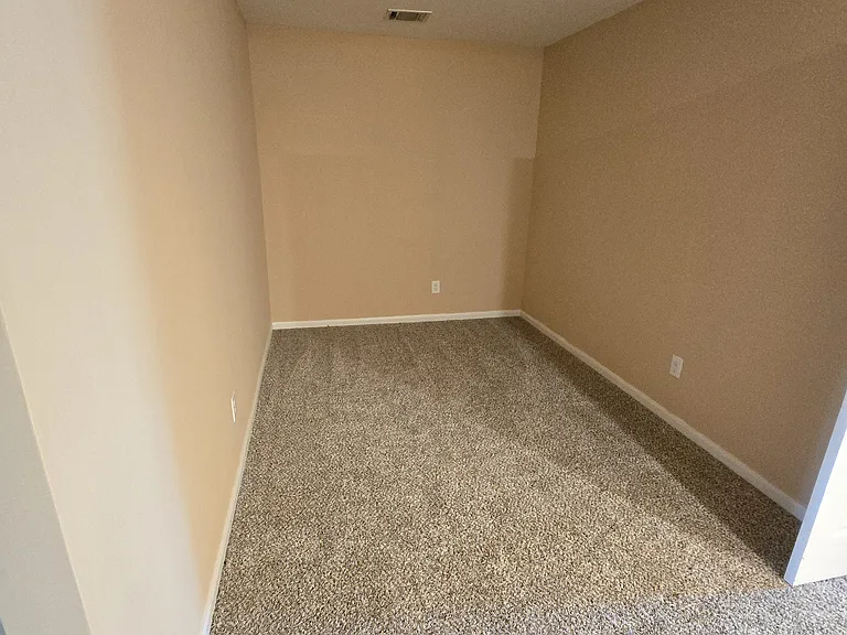17105 Wilthorne Gardens Ct — Photo 13