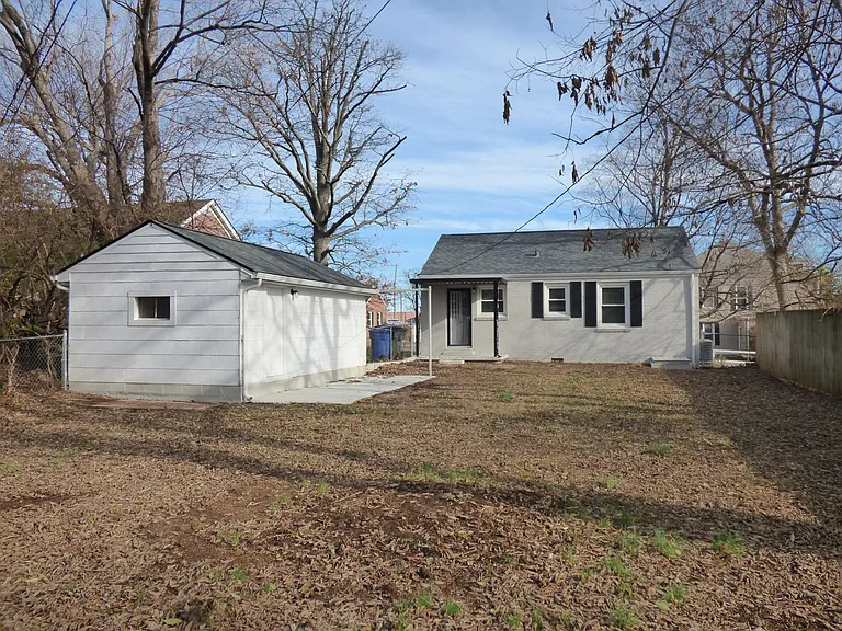 206 Broadview Dr — Photo 23