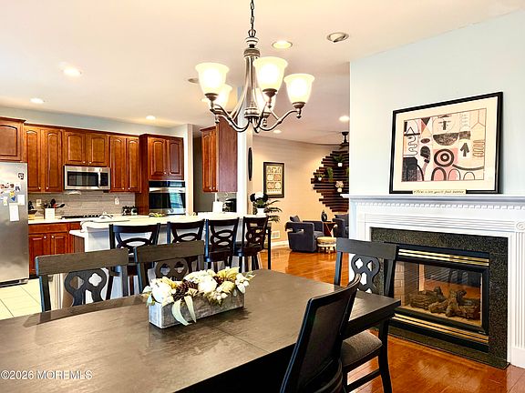 3rd image of 9 Powderhorn Way