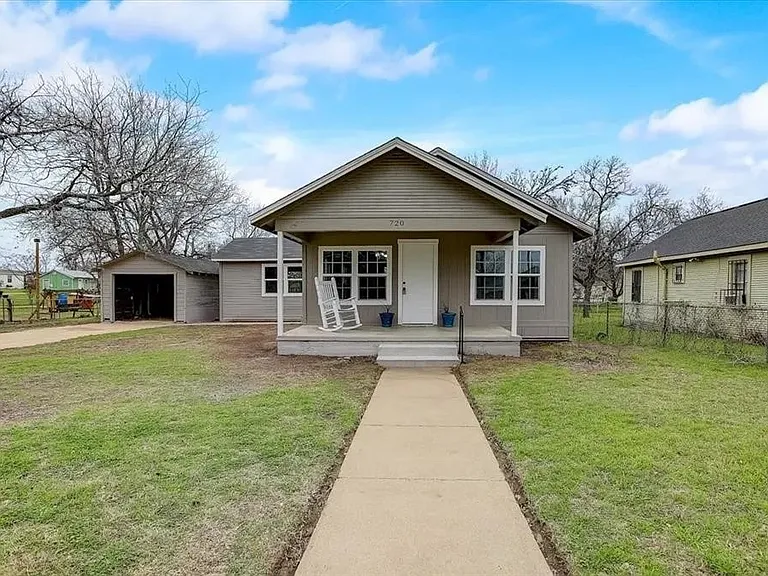 720 E Guadalupe St — Photo 5