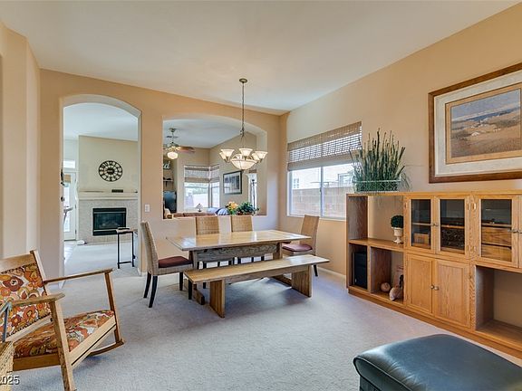 3rd image of 841 Garden Breeze Way