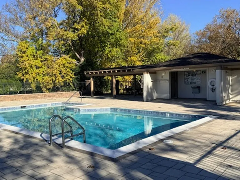 506 Silver Lake Dr — Photo 36