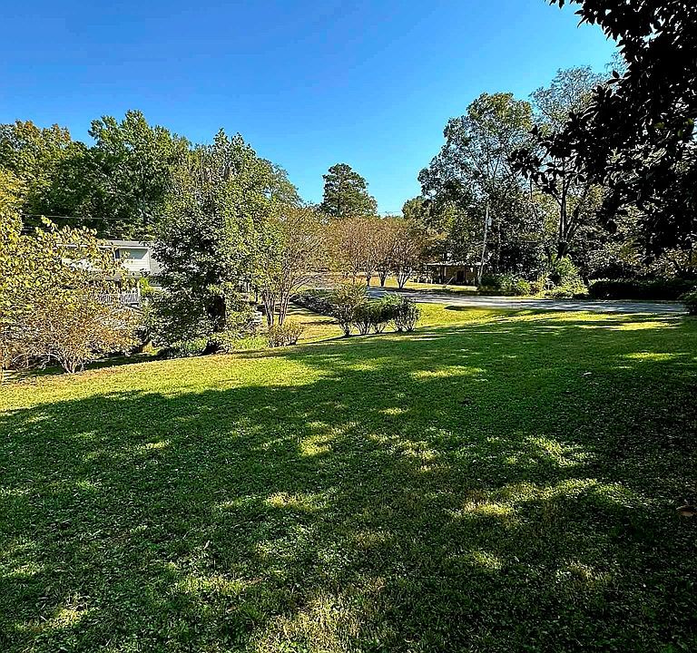 2nd image of 710 4th Ave