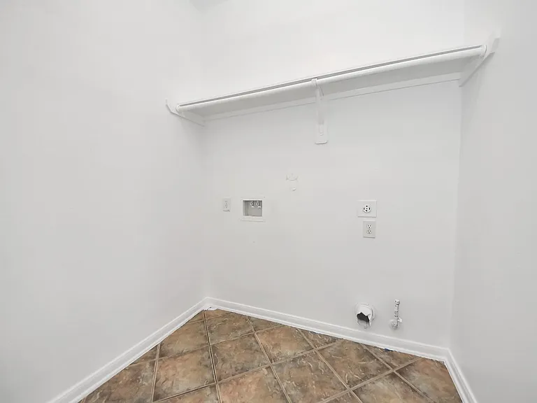 7330 Jacobs Well Dr — Photo 16