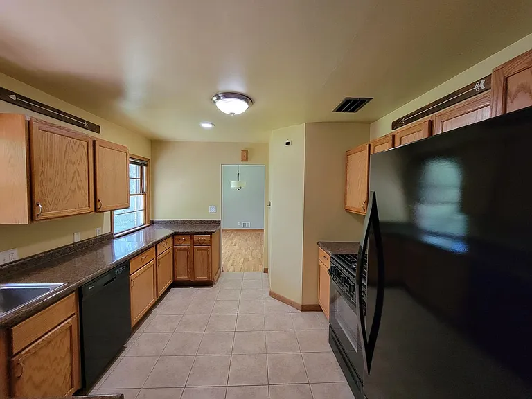 737 Lindberg Dr — Photo 11