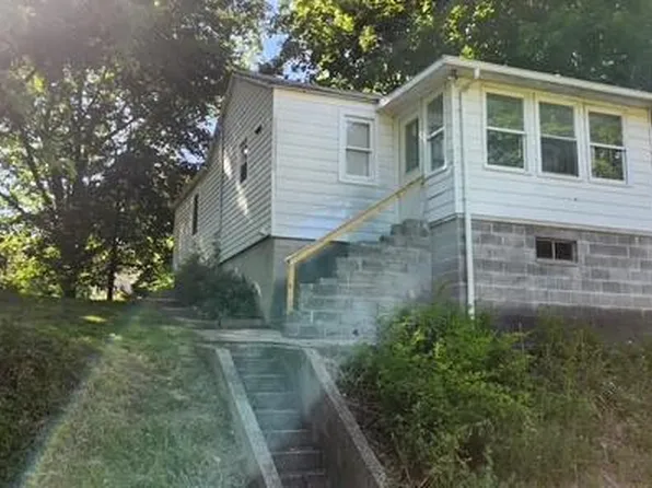 81 Norris Ln, Berkeley Springs, WV 25411