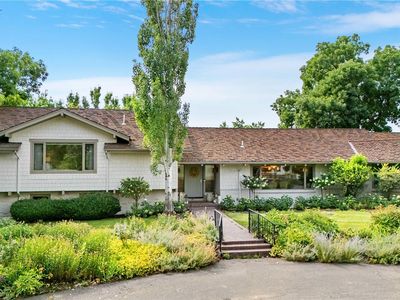 8 Carriage Lane, Cherry Hills Village, CO, 80121
