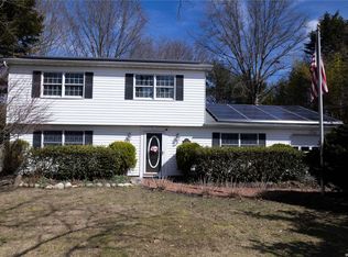 102 Oleeta Rd, Mount Sinai, NY 11766