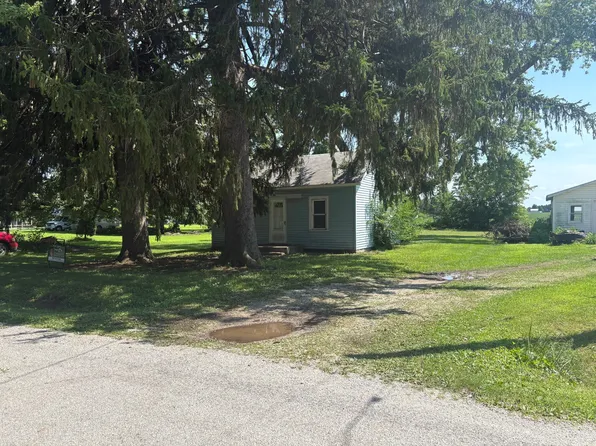 190 W Gossett St, Roseville, IL 61473