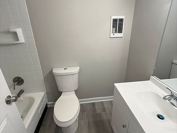 2nd image of 2021 Cambridge Dr #40
