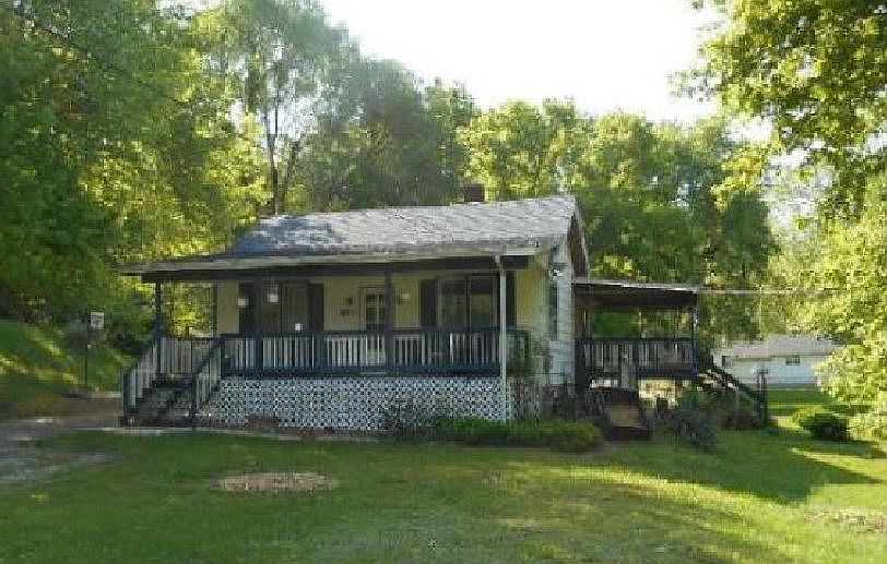 2nd image of 331 E Ofallon Dr