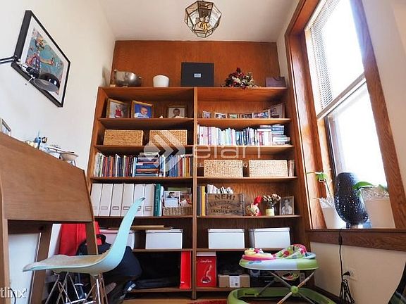 4th image of 1633 N North Park Ave #2
