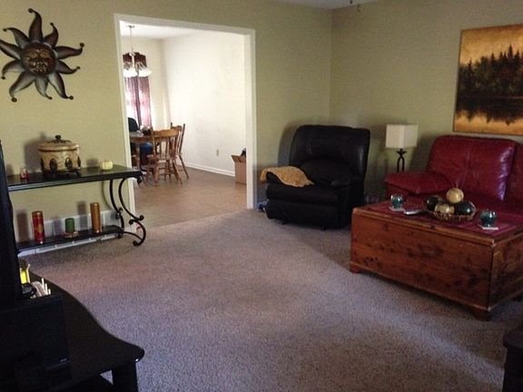 4th image of 551 Pamela Dr