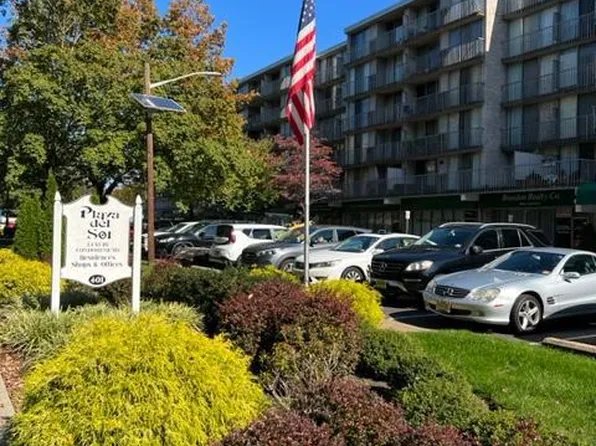 325 Playa Del Shl #401, Cherry Hill, NJ 08002