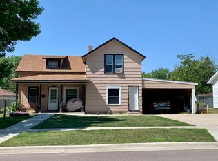 516 S 4th St, Milbank, SD 57252