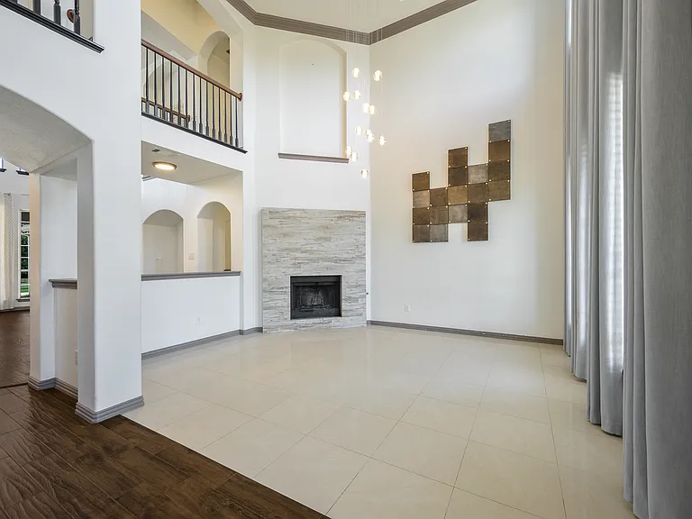 5170 Mohegan Ln — Photo 11