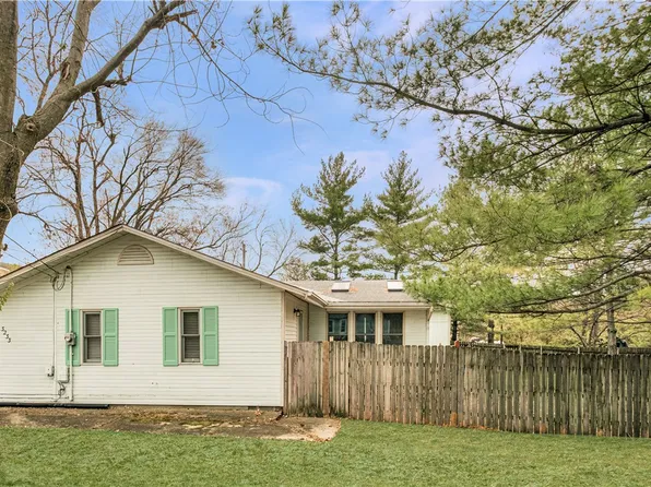 3233 E Clinton Ave, Des Moines, IA 50317