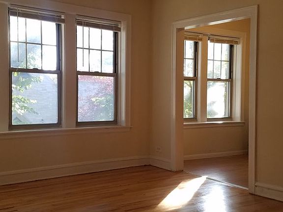 5th image of 4852 W Wrightwood Ave #F3