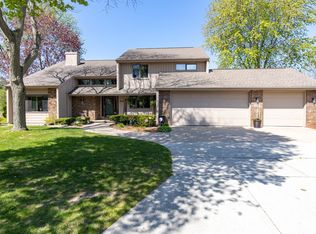 3301 S Poplar Ln, Appleton, WI 54915