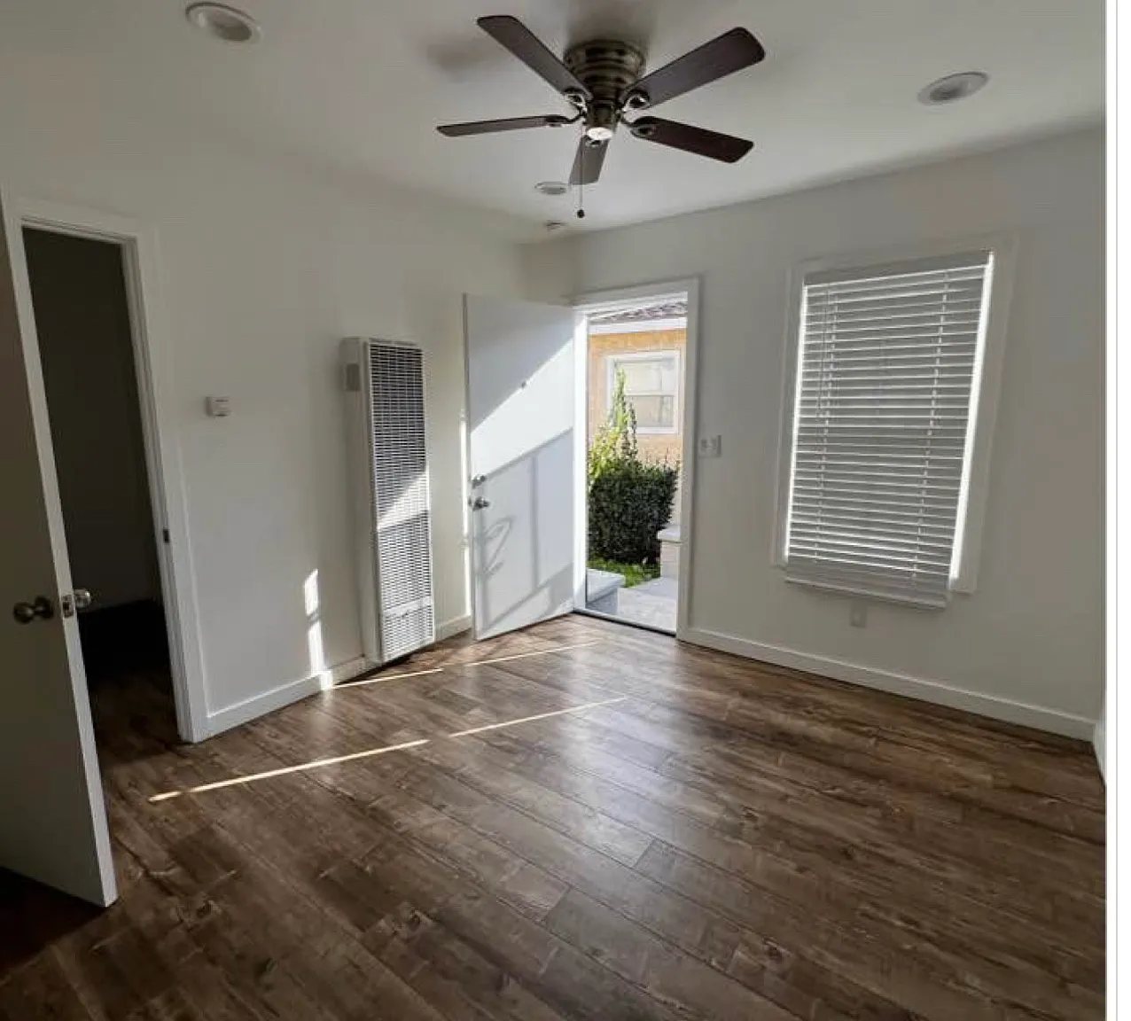 1 bed, 450 sqft, $1,600 — Photo 2