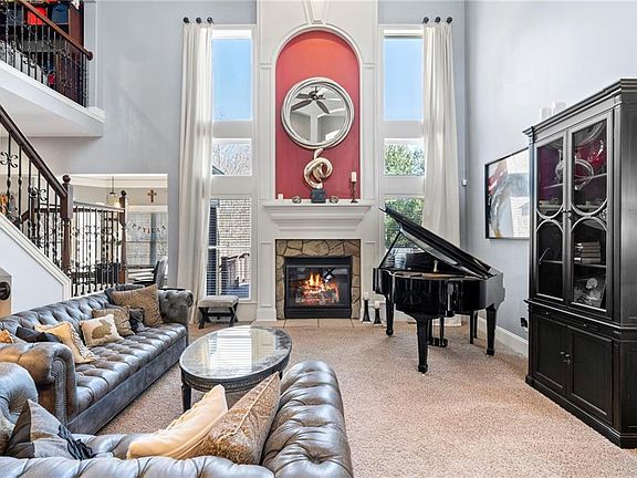 4th image of 6019 Ravine Woods Dr