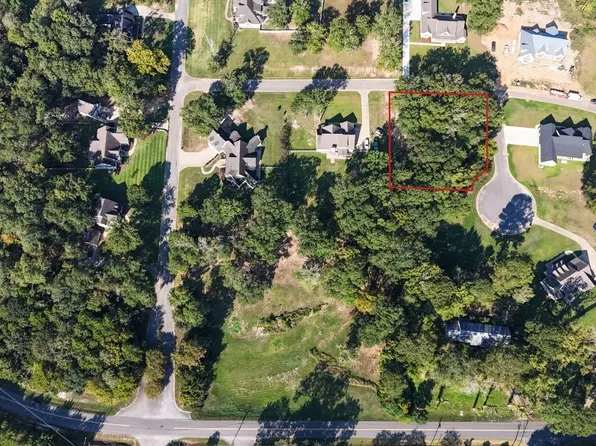 102 Cherokee Dr, Livingston, AL 35470