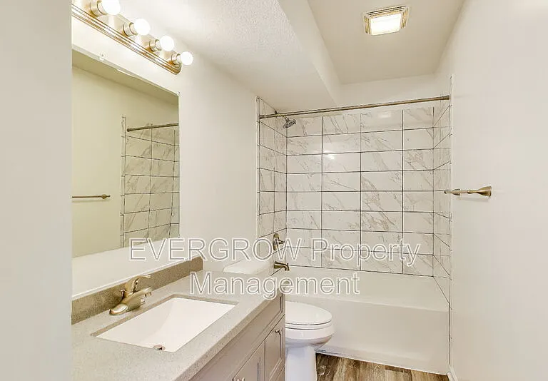 142 N 7th Ave — Photo 17