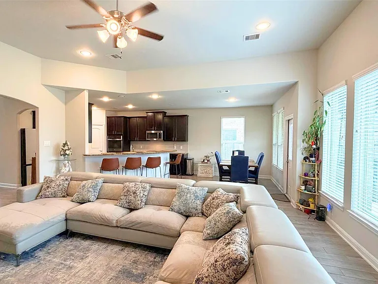 244 Upland Dr — Photo 8