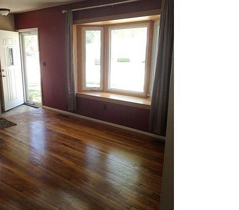 2nd image of 23735 Grove St