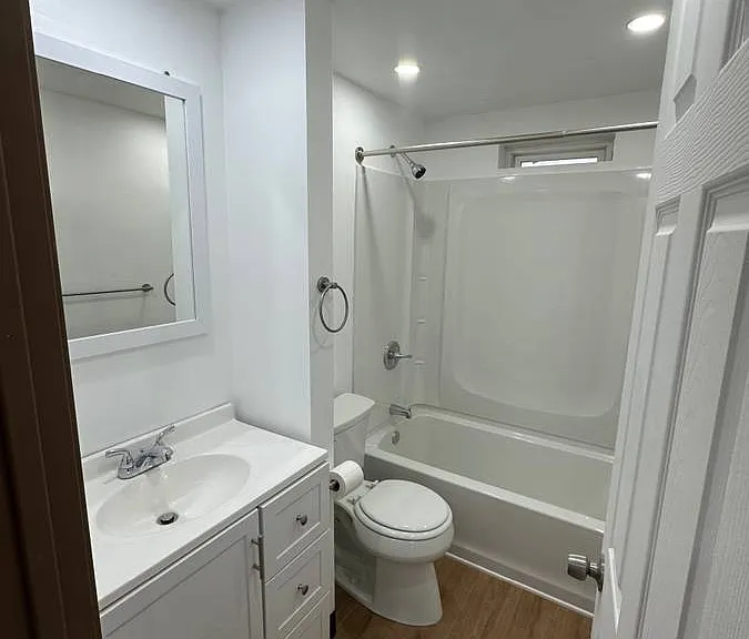 292 Rumbold Ave #2 — Photo 8
