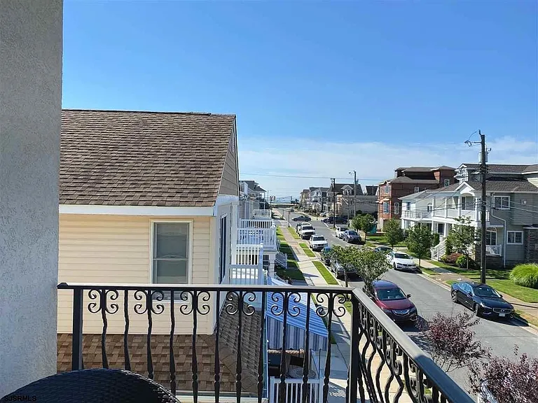 11 S Kenyon Ave — Photo 20