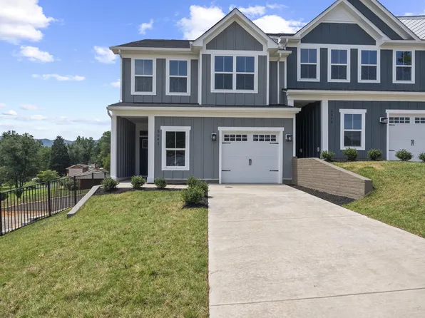 5045 Medmont Cir SW, Roanoke, VA 24018