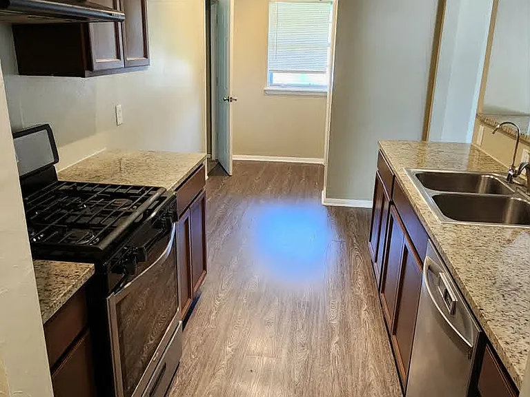 3132 SW 65th Pl — Photo 7