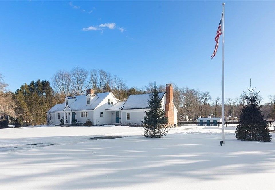 135 Free St, Hingham, MA 02043 Zillow