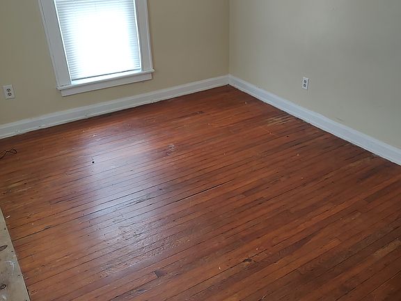 3rd image of 122 Maggard Pl