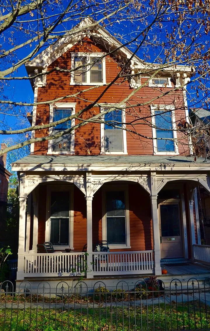 2 bed, 1.5 bath, 1200 sqft, $2,500 — Photo 1