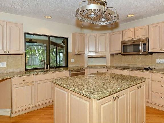 5th image of 1646 Peregrine Point Dr