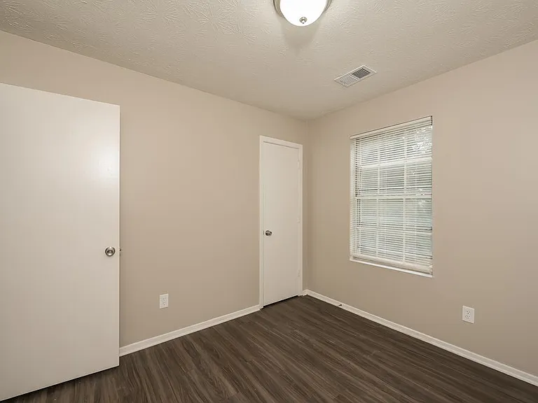 1338 Mill Lake Cir — Photo 14