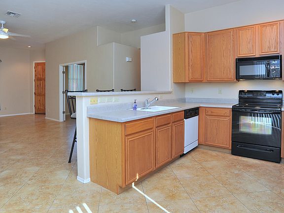 5th image of 2977 W Desert Glory Dr