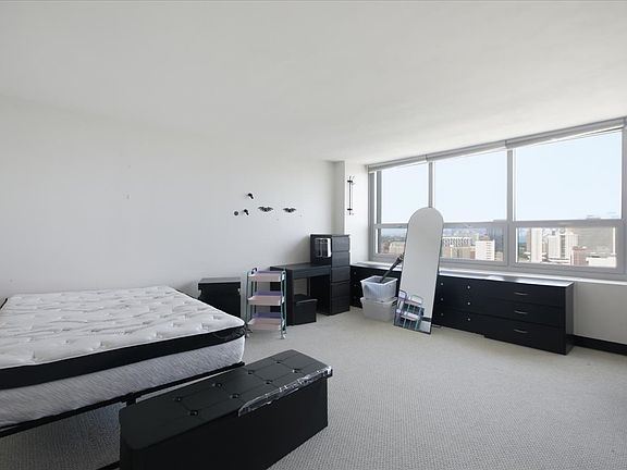 4th image of 1700 E 56th St APT 2406