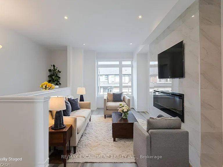 120 Court Dr #29 — Photo 2