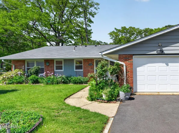 452 Portsmouth Drive #B, Lakewood, NJ 08701