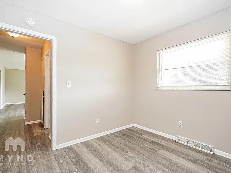 1053 Wiltshire Rd — Photo 12