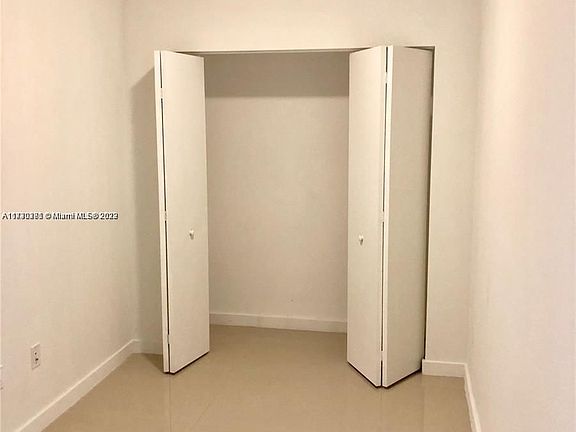 3rd image of 488 NE 18th St Unit 3306