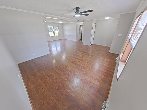 3rd image of 3090 Joslyn Rd