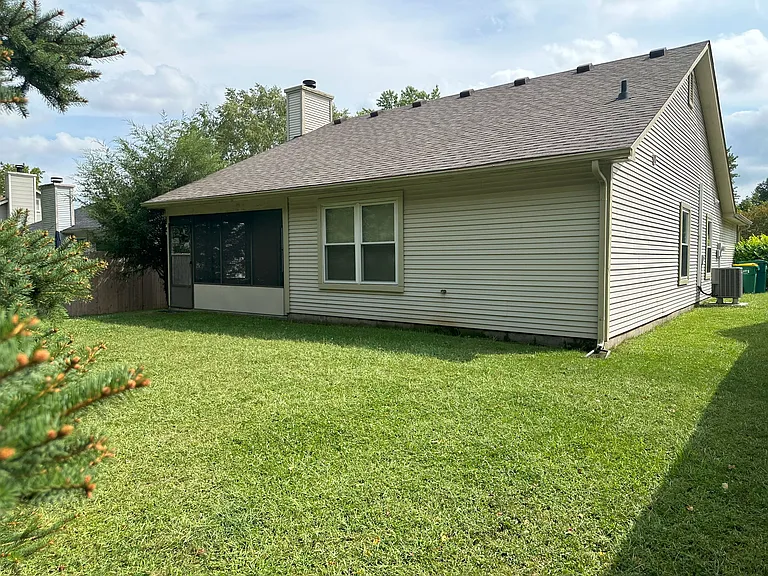 3004 Village Park North Dr — Photo 3