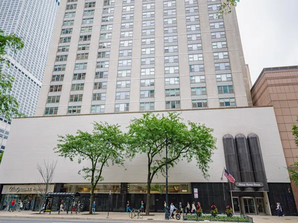 777 N Michigan Ave APT 3407, Chicago, IL 60611