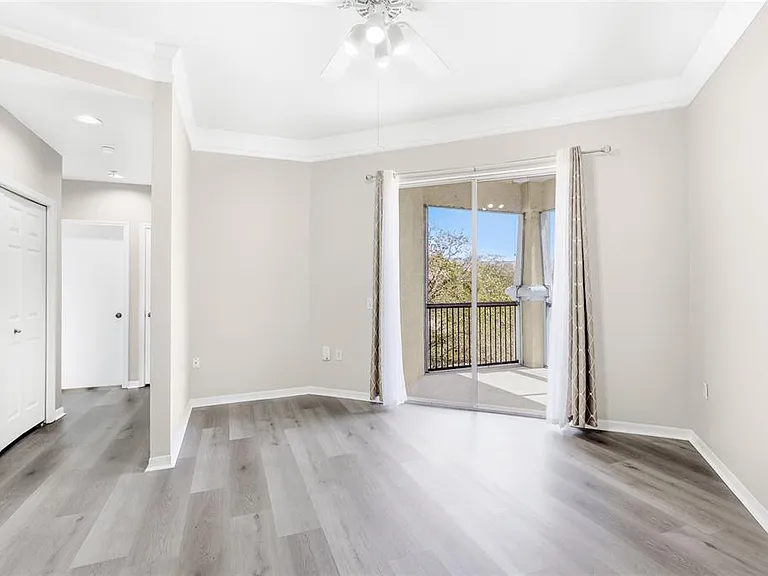 5160 Northridge Rd #301 — Photo 11